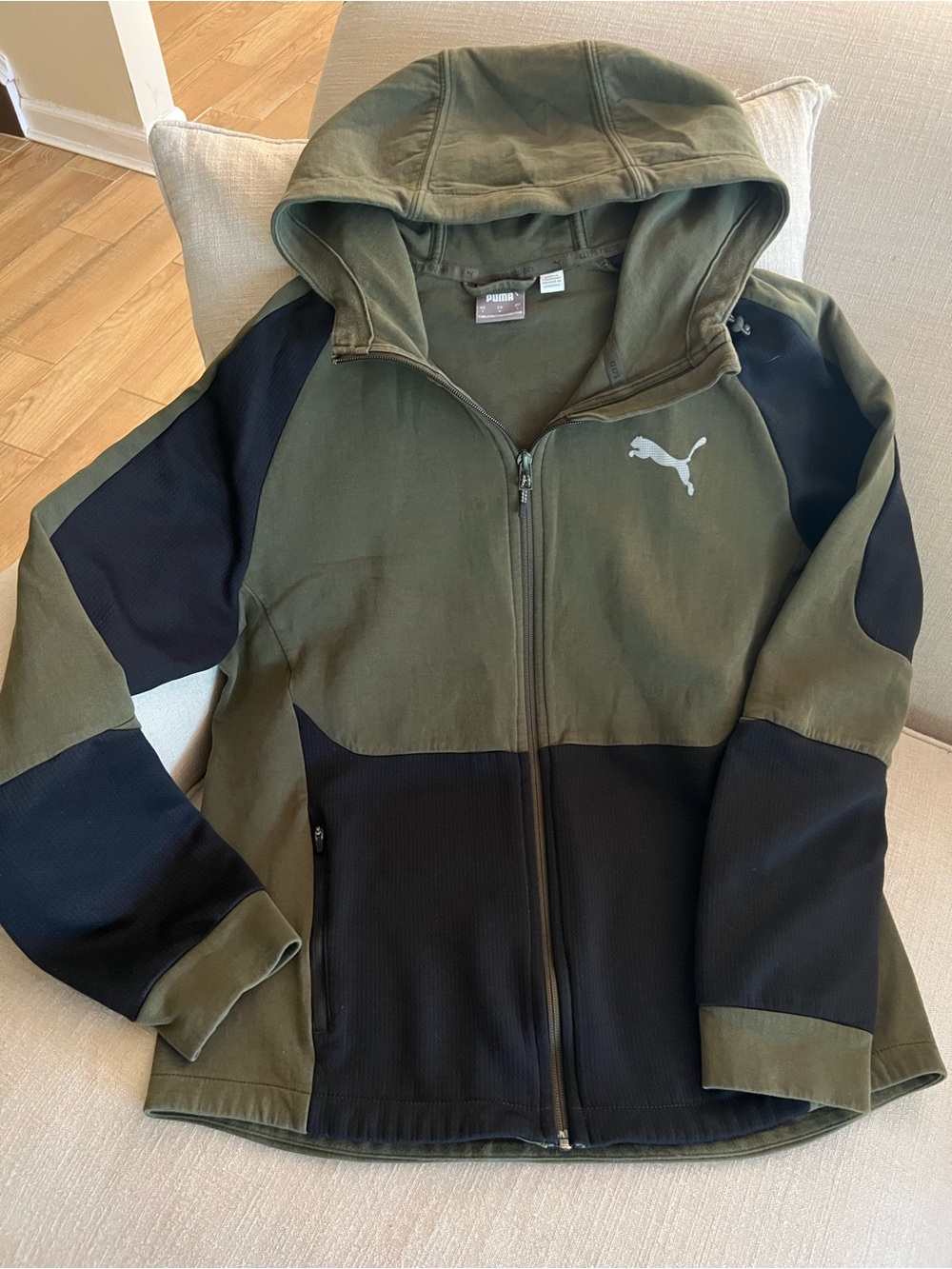 Puma Evostripe Olive Green & Black Full-Zip Hooded Sweater